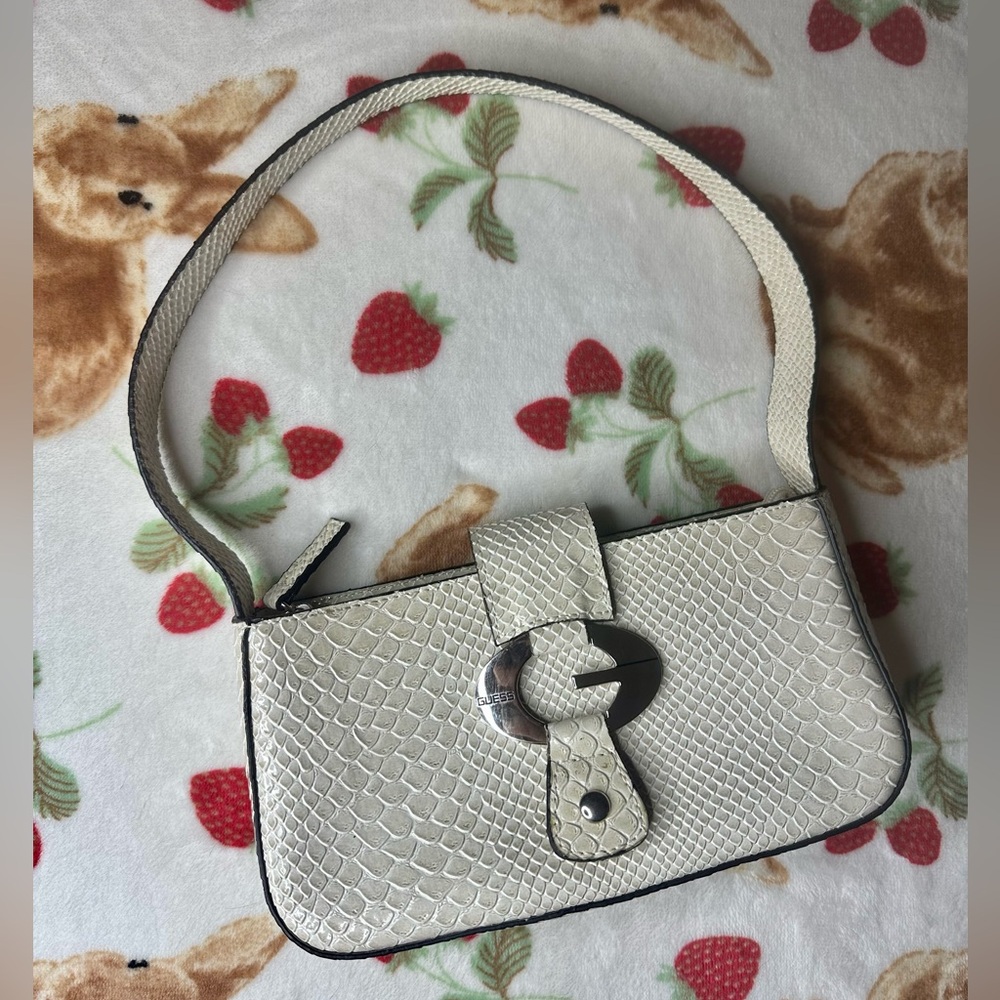 GUESS Shoulder Bag